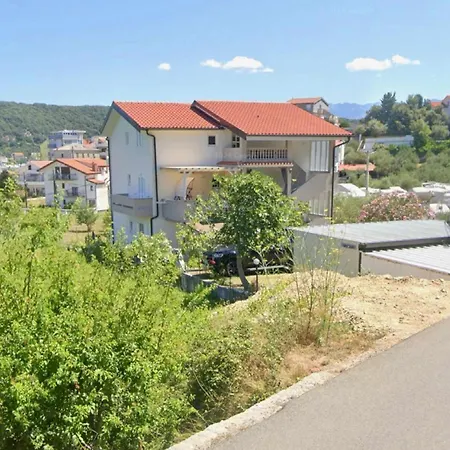 Rezek Apartment
