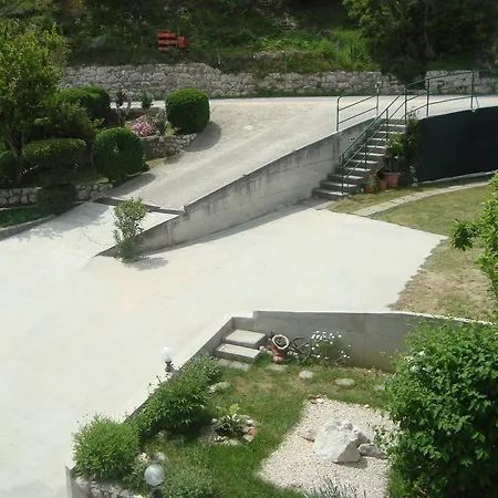Rezek Apartment