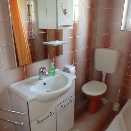 Rezek Apartment *