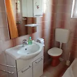 Rezek Apartment *