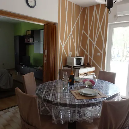 Rezek Apartment *