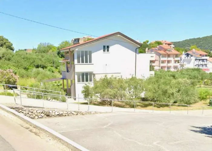 Rezek * Supetarska Draga