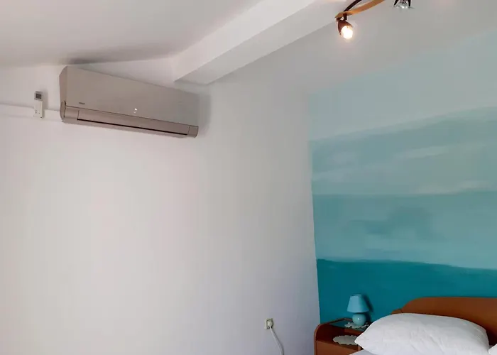 Rezek * Supetarska Draga